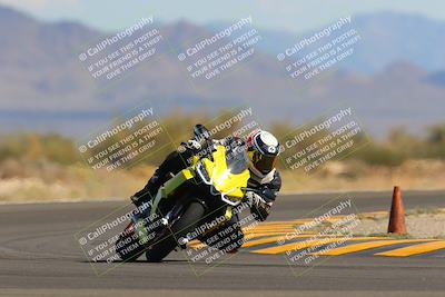 media/Oct-09-2022-SoCal Trackdays (Sun) [[95640aeeb6]]/Turn 15 (150pm)/